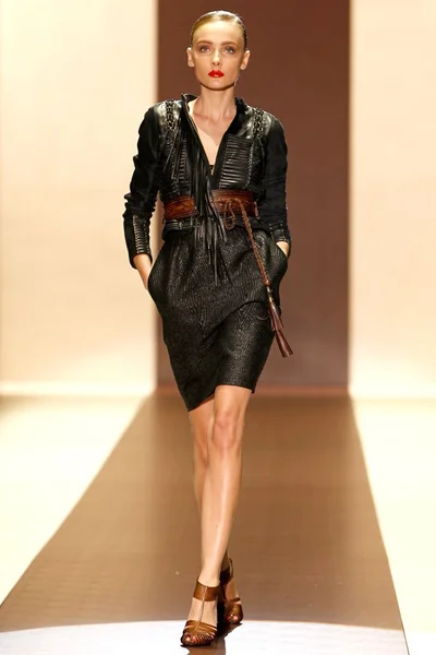 Look 28